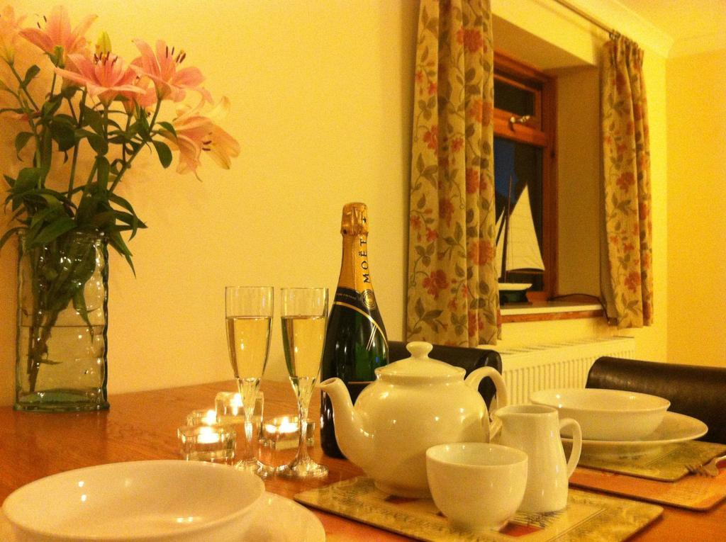 Clan Cottages Oban Room photo